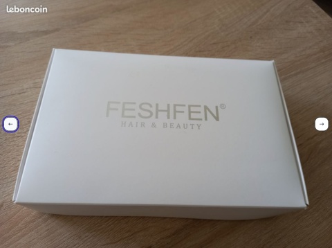 FESHFEN PERUKA FALOWANA Z GRZYWKĄ W KOLORZE CIEMNOBRĄZOWYM Z PASEMKAMI 35 CM HAIR & BEAUTY