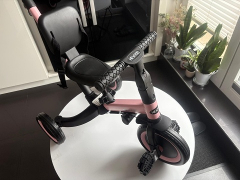 NEWYOO ROWEREK BIEGOWY DLA DZIECKA TRÓJKOŁOWY RÓŻOWY Z RĄCZKĄ DO PCHANIA