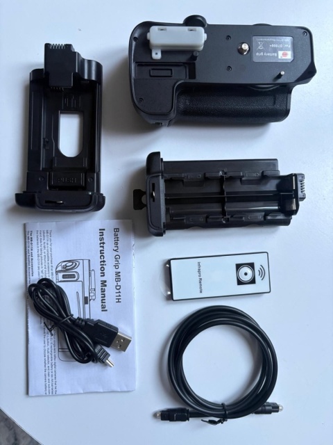 Uchwyt Na Baterię Pionowy DSTE MB-D11 Do Lustrzanki Cyfrowej Nikon D7000