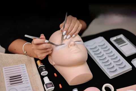 ZESTAW PRZEDŁUŻANIE RZĘS TRENINGOWY DO NAUKI Z GŁOWY MANEKINA