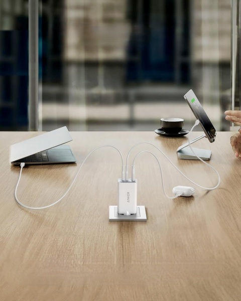 Ładowarka Sieciowa Anker 65W GaN 3 PowerPort Nano II USB-C x2 USB-A Biała
